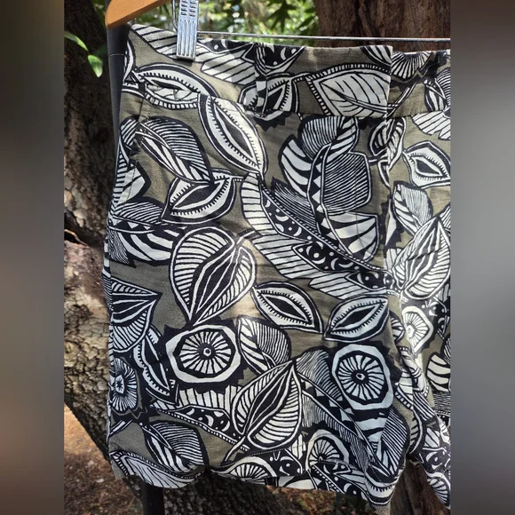 Ann Taylor LOFT‎ Women's Linen Cotton Tropical Shorts-The Riviera Short - Picture 2 of 5